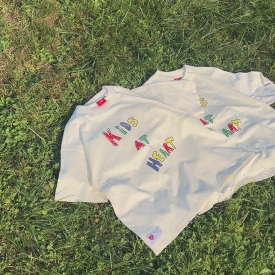 Boxy tshirt, oversized tshirt, drop shoulder, organic cotton, cotton, heavy weight tshirt, breathable tshirt, streetwear tshirt, streetwear, street fashion, drmers club, screen print, screen printing, vancouver brand, clothing brand, high street fashion
